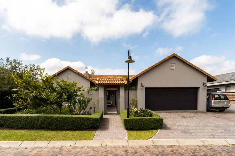 To Let 3 Bedroom Property for Rent in Whale Rock Gardens Western Cape